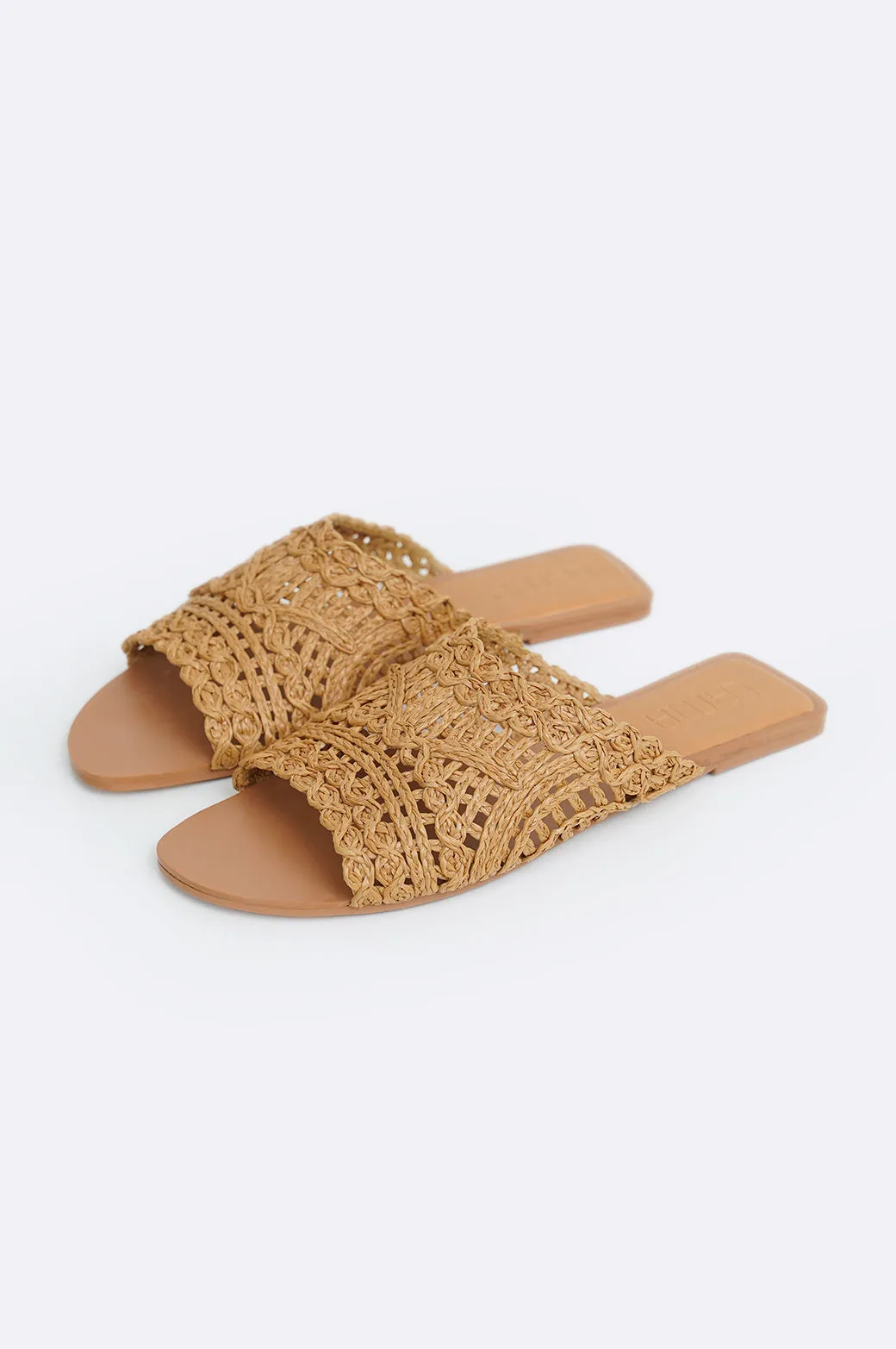 RESORT STRAW SLIDES